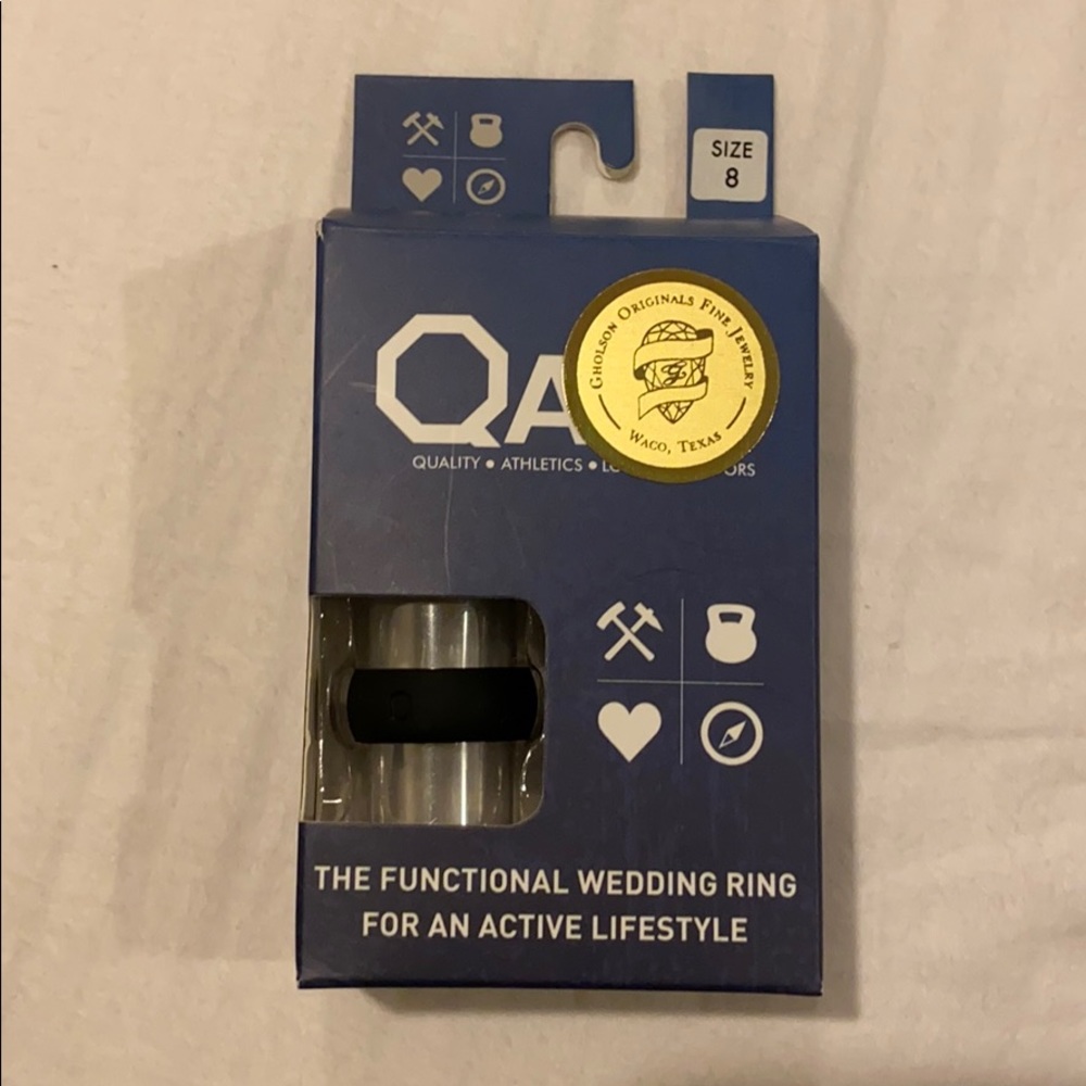 QALO Size 8 Silicone Black Wedding Ring